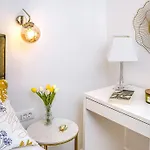 Biondina “luxury In The Center” *