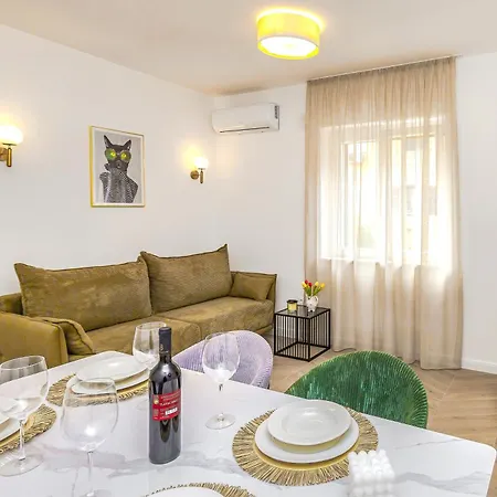 Biondina “luxury In The Center” Сплит
