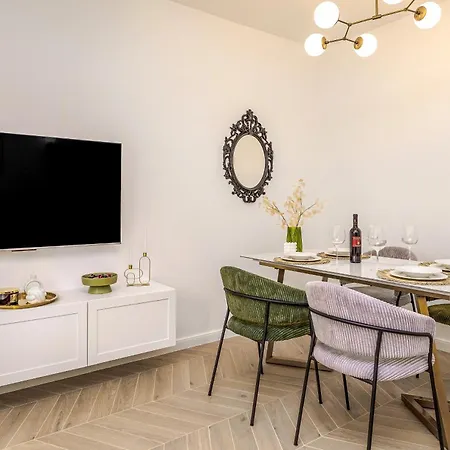 Biondina “luxury In The Center” Апартаменты *