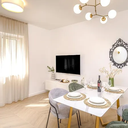 Διαμέρισμα Biondina “luxury In The Center” *