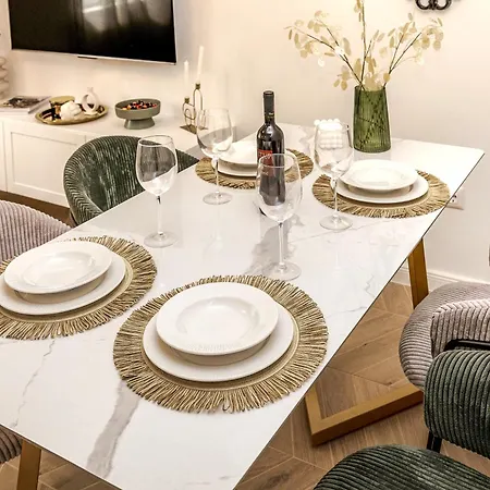 Biondina “luxury In The Center” *