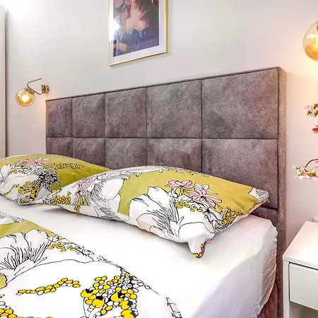 Biondina “luxury In The Center” Апартаменты *