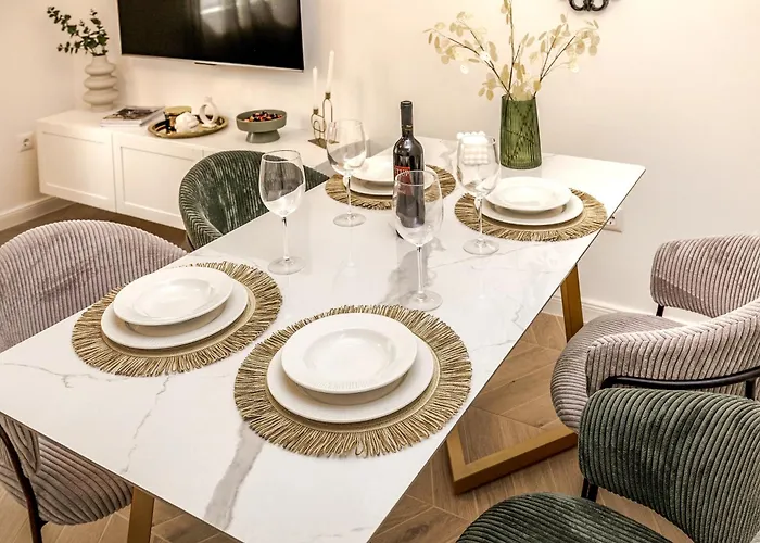 Biondina “luxury In The Center” *