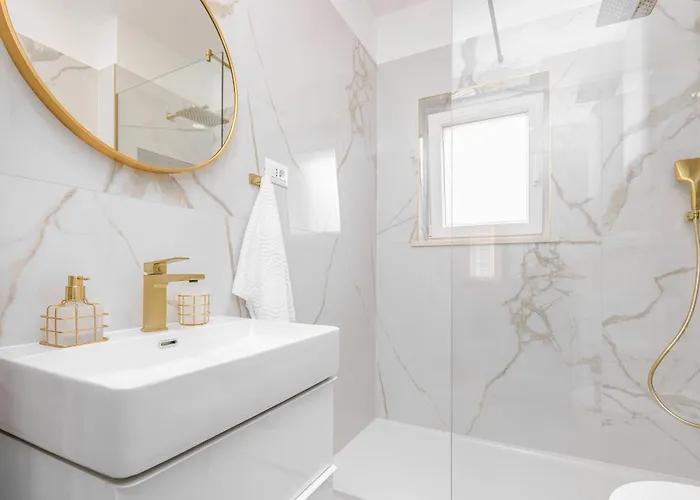 Biondina “luxury In The Center”