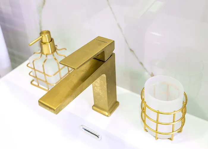 Biondina “luxury In The Center”