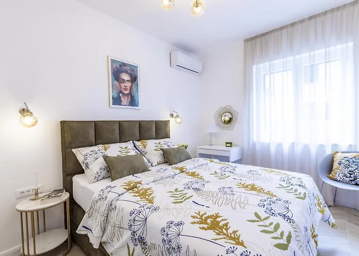 Biondina “luxury In The Center” * Split